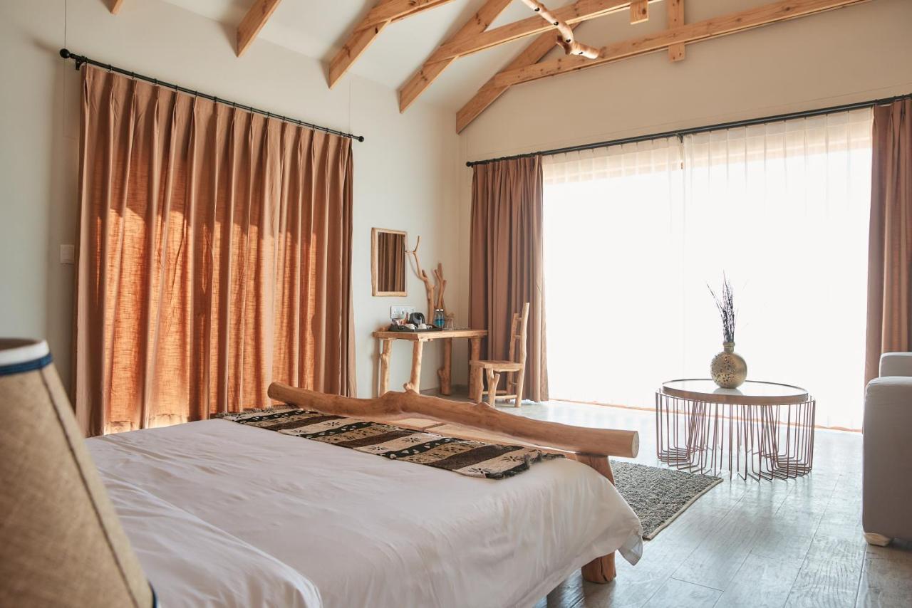 Agama Lodge Solitaire Kültér fotó