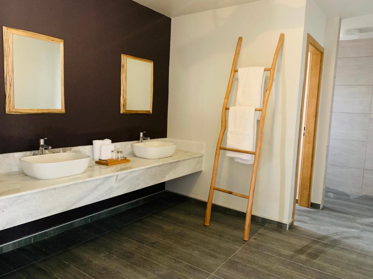 Agama Lodge Solitaire Kültér fotó